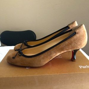 New Christian Louboutin heels suede camel sz 38